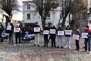 Новини Вінниці / У Вінниці відбулась акція на підтримку захисників Маріуполя