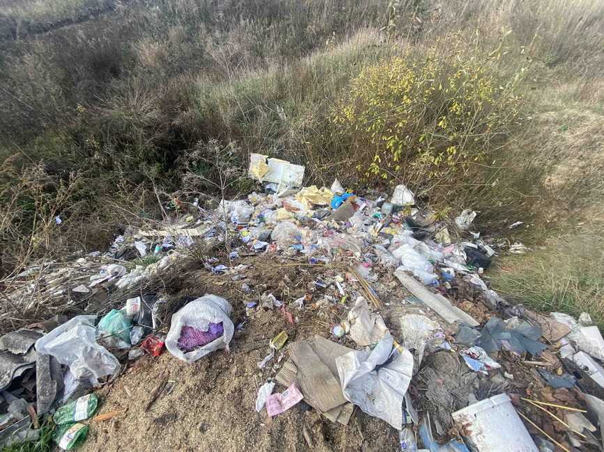 В громаді на Вінниччині виявили шість стихійних сміттєзвалищ - фото 2