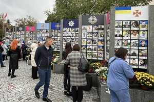 Новини Вінниці / День захисників та захисниць України: у Вінниці вшанували пам'ять полеглих героїв