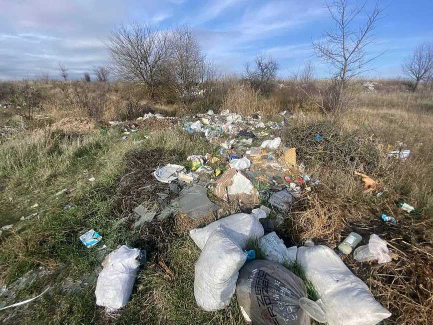 В громаді на Вінниччині виявили шість стихійних сміттєзвалищ - фото 3