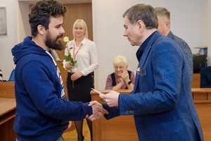 Новини Вінниці / У Вінниці привітали сім’ї, в яких  діти народилися у День міста – 2024