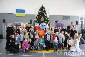 Новини Вінниці / Вінницькі поліцейські привітали діток з Днем Святого Миколая