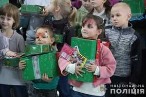Новини Вінниці / Вінницькі поліцейські привітали діток з Днем Святого Миколая