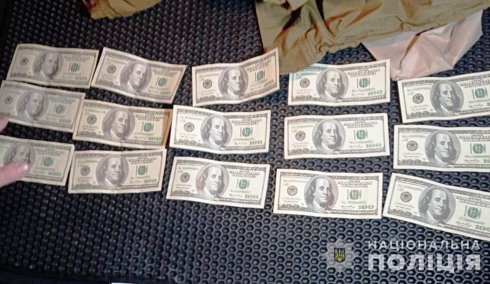 У Вінниці затримали 21-річного рекетира - вимагав у потерпілого 1500 доларів