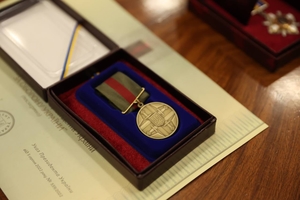 Новини Вінниці / Родинам полеглих захисників з Вінниччини вручили посмертні державні нагороди