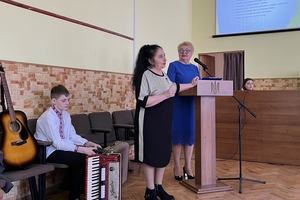 Новини Вінниці / 33 роки у 33 школі: авторський вечір Клавдії Семенової «З Україною в серці»