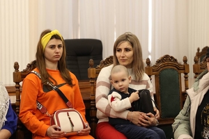 Новини Вінниці / Родинам полеглих захисників з Вінниччини вручили посмертні державні нагороди