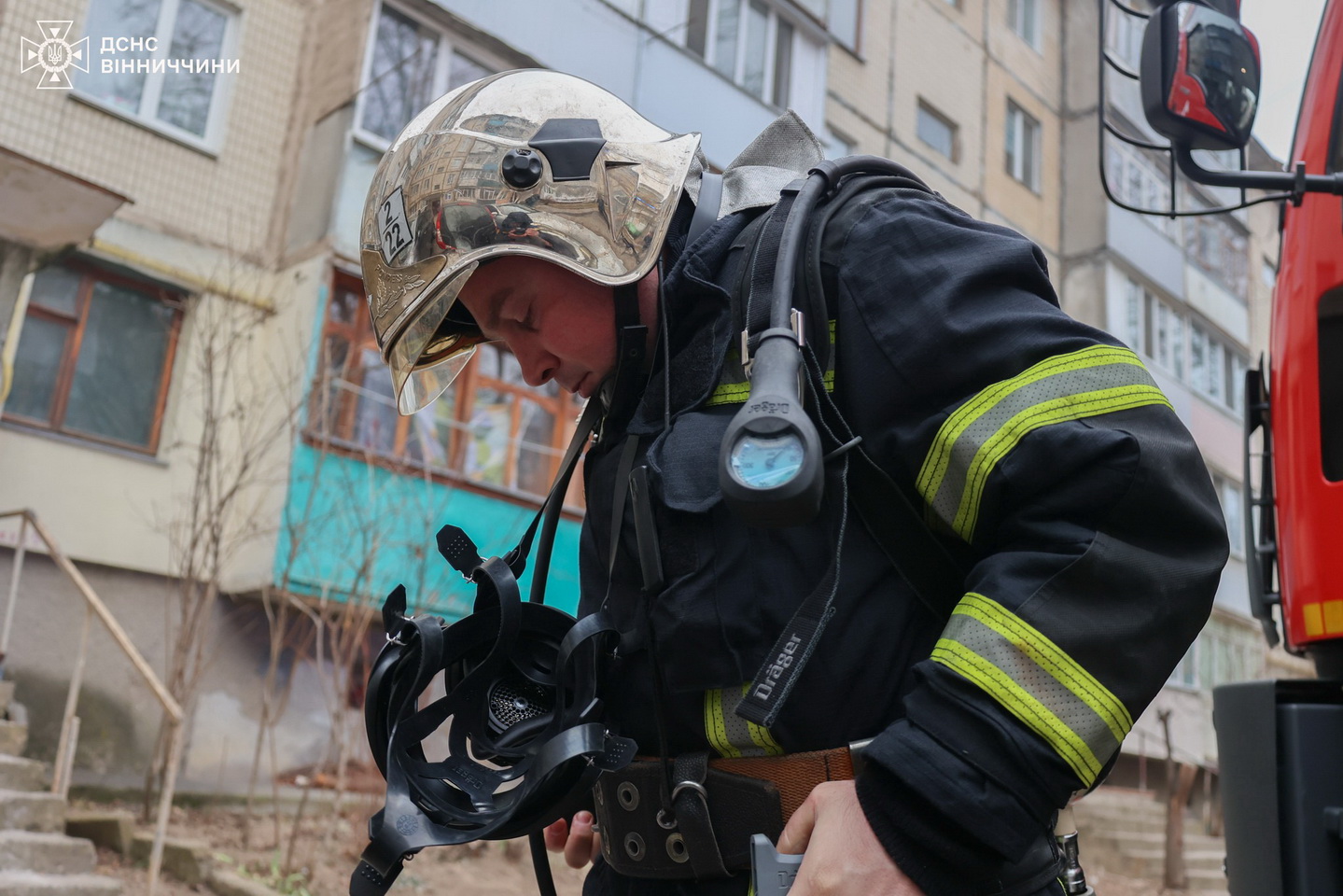 Пожежа у вінницькій багатоповерхівці: жінка вистрибнула у вікно, а чоловік загинув - фото 5
