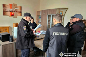 Новини Вінниці / Вінницькі поліцейські викрили схему привласнення посадовцями «Укрзалізниці» близько 23 мільйонів гривень