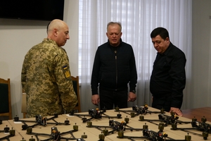 Новини Вінниці / Вінницька ОВА передала військовим FPV-дрони