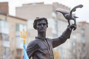 Новини Вінниці / У Вінниці відкрили скульптуру Джурі