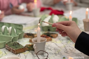 Новини Вінниці / Вінницькі школярі порадували пораненим поліцейським не лише великодні гостинці, а й тепло своїх сердечок 
