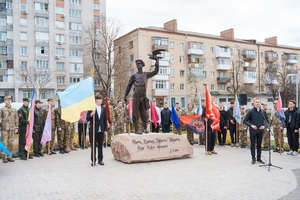 Новини Вінниці / У Вінниці відкрили скульптуру Джурі