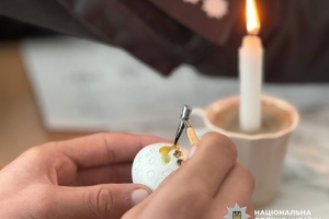 Новини Вінниці / Вінницькі школярі порадували пораненим поліцейським не лише великодні гостинці, а й тепло своїх сердечок 