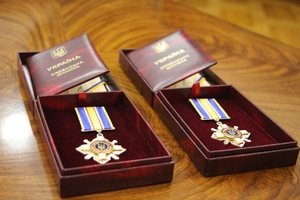 Новини Вінниці / На Вінниччині вручили посмертні державні нагороди родинам загиблих Захисників