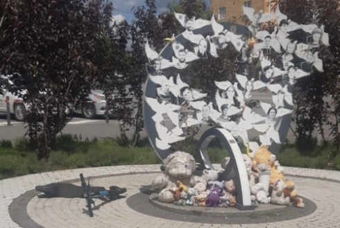 Поліція встановила чоловіка, який сплюндрував місце пам’яті жертв обстрілу Вінниці
