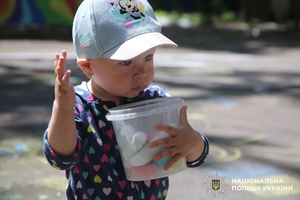 Новини Вінниці / Інтерактивні ігри, конкурси та сюрпризи: у гості до мешканців табору "ЯМаріуполь" завітали поліцейські Вінниччини 