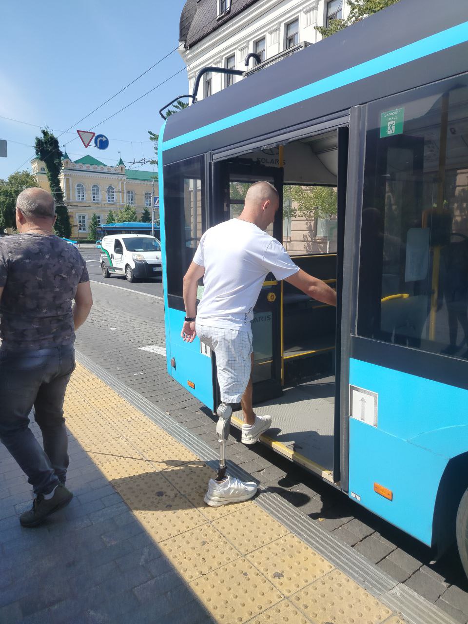 До обстеження безбар'єрного маршруту у Вінниці долучають ветеранів
