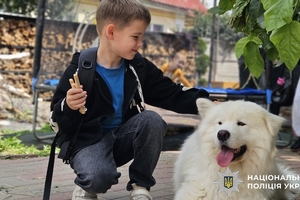 Новини Вінниці / Діти полеглих на війні поліцейських побували на екскурсії у Вінницькому контактному зоопарку ї