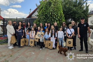 Новини Вінниці / Діти полеглих на війні поліцейських побували на екскурсії у Вінницькому контактному зоопарку ї