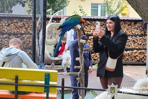 Новини Вінниці / Діти полеглих на війні поліцейських побували на екскурсії у Вінницькому контактному зоопарку ї