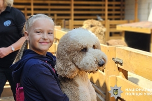 Новини Вінниці / Діти полеглих на війні поліцейських побували на екскурсії у Вінницькому контактному зоопарку ї
