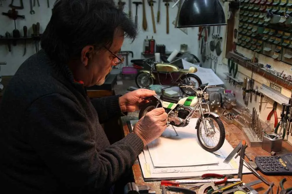 собирать модель сборную