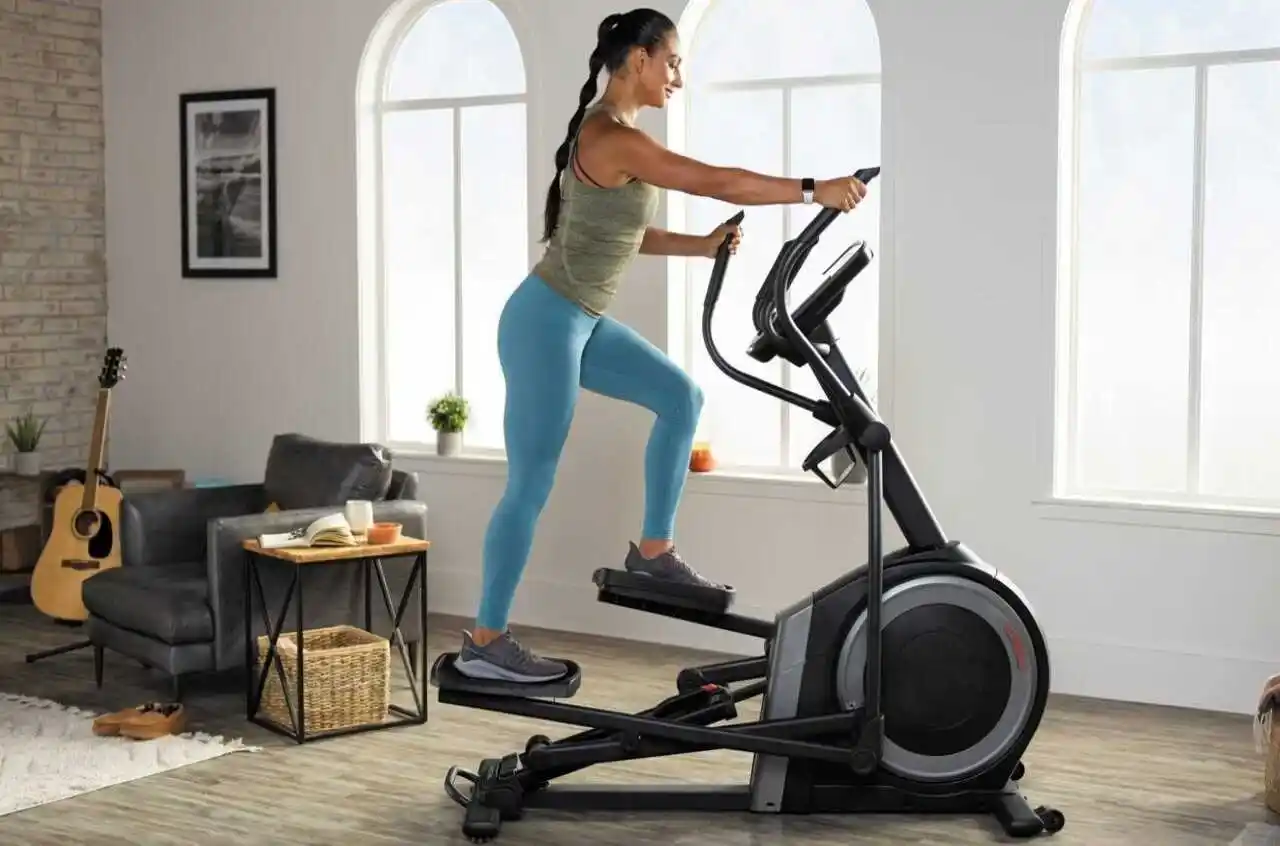 Орбітрек — ефективний кардіотренажер для тренування всього тіла