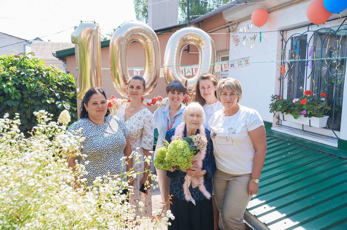 100-річна вінничанка: пережила війну, працювала 44 роки. Відзначено ювілей!