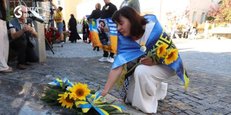Соняхи пам’яті: Вінниця шанує полеглих Захисників України. Символ болю й вдячності.