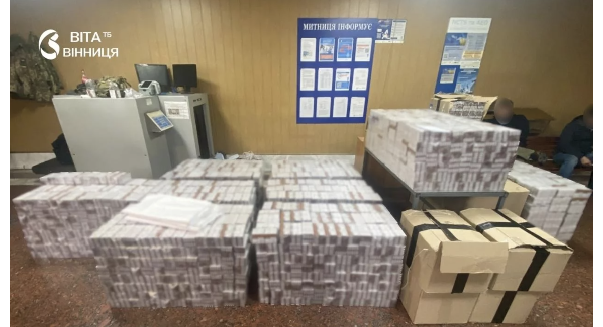 51 тисяча пачок сигарет прихована у фурі з меблями: контрабанду вилучили на пункті пропуску в Могилеві-Подільському.